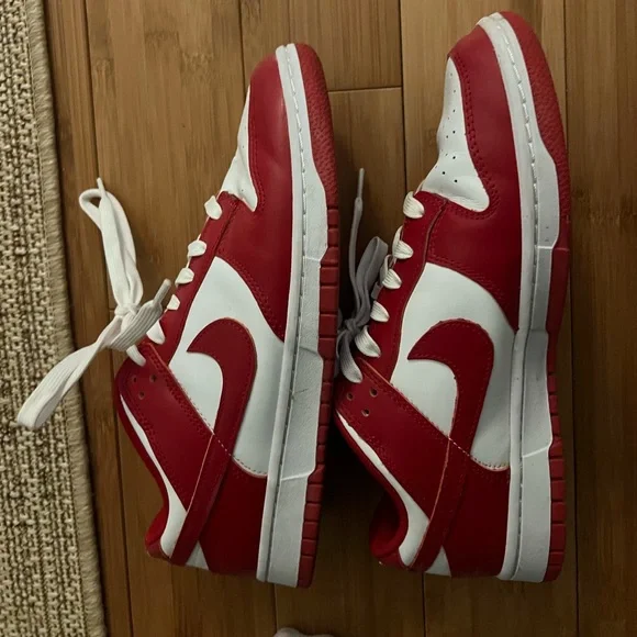 Red & white dunks - Picture 2 of 2